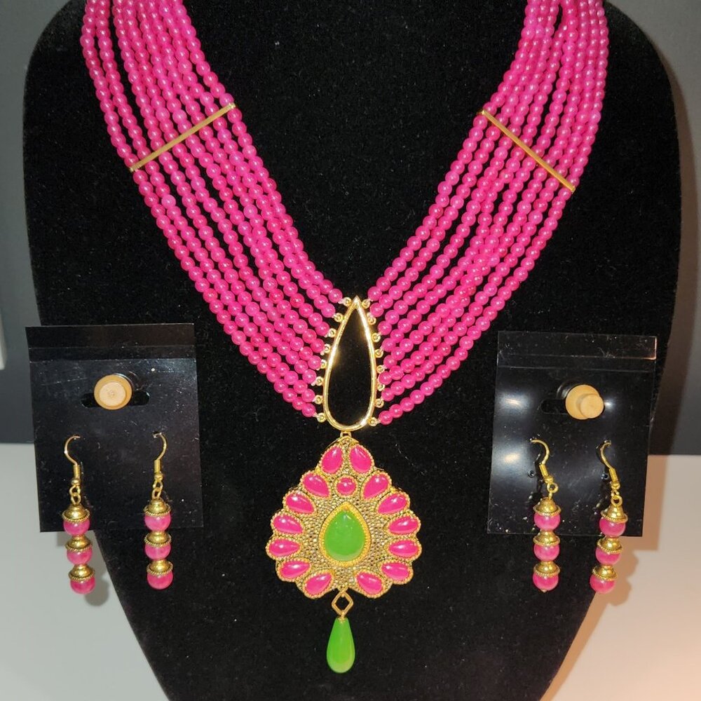 Pink & Green Jade Necklace with 2 pairs of Matching Earrings Set